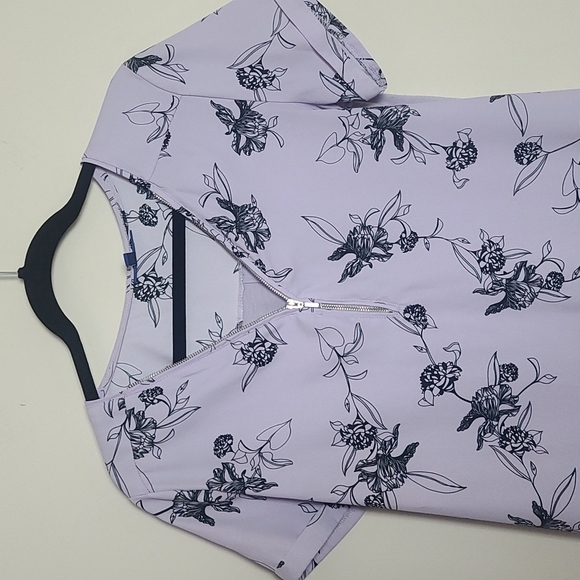 Apt. 9 purple floral top w/zipper - Picture 2 of 7